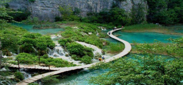 Top Các Điểm Nên Đến Ở Huế Khi Đi Du Lịch Trong Năm 2025