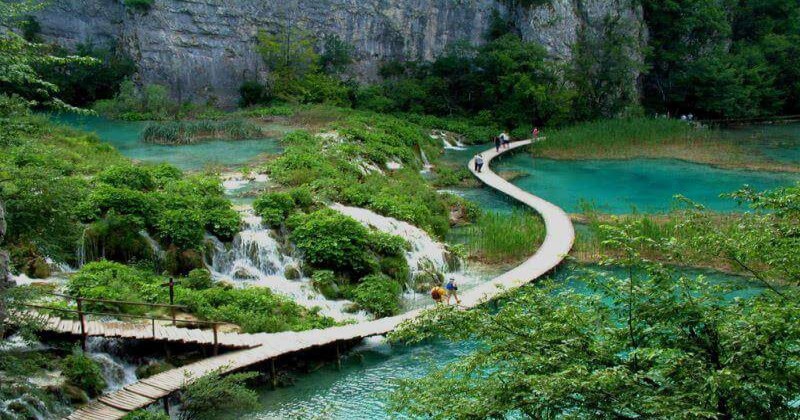 Top Các Điểm Nên Đến Ở Huế Khi Đi Du Lịch Trong Năm 2025